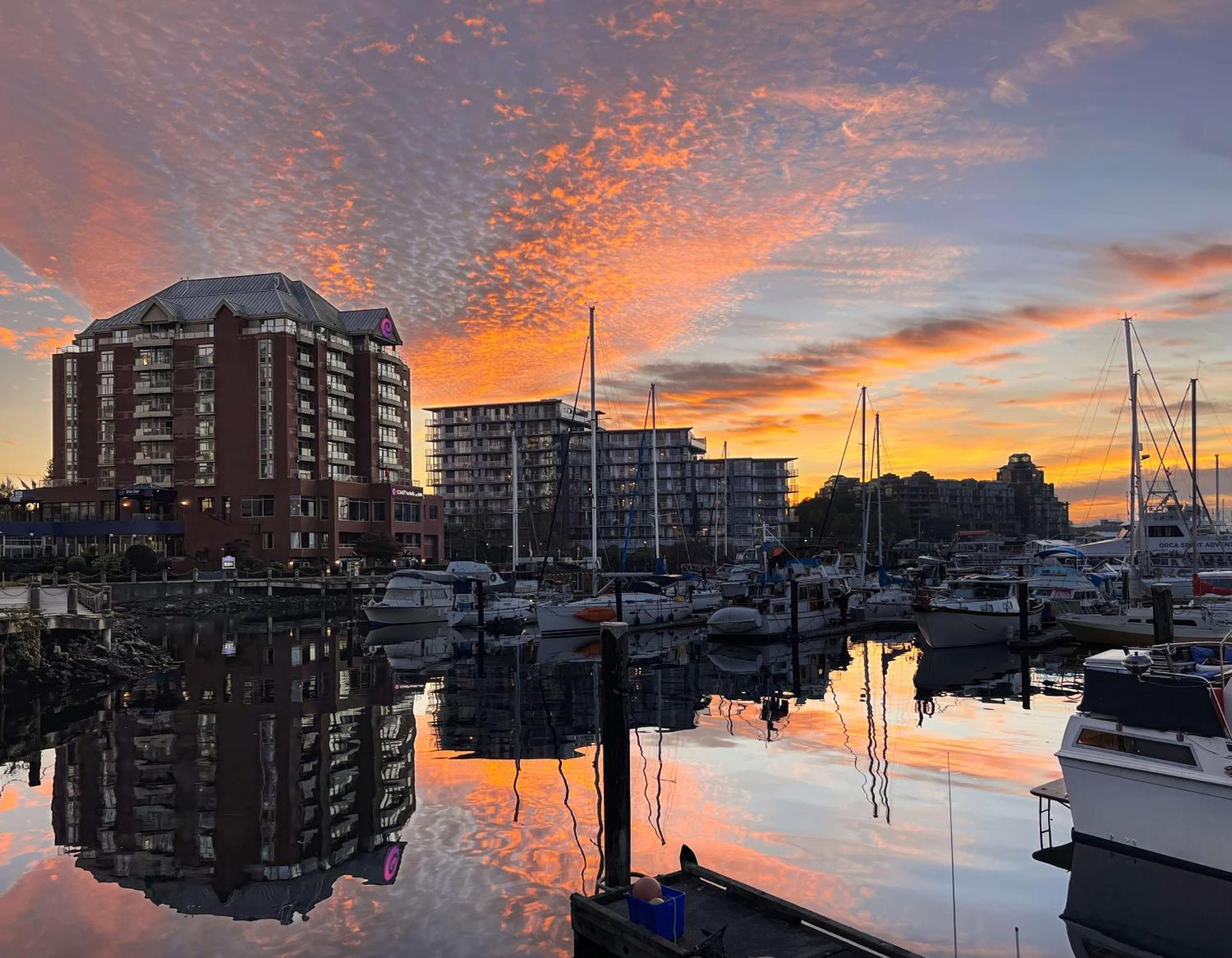 Coast Victoria Hotel & Marina By Apa Экстерьер фото