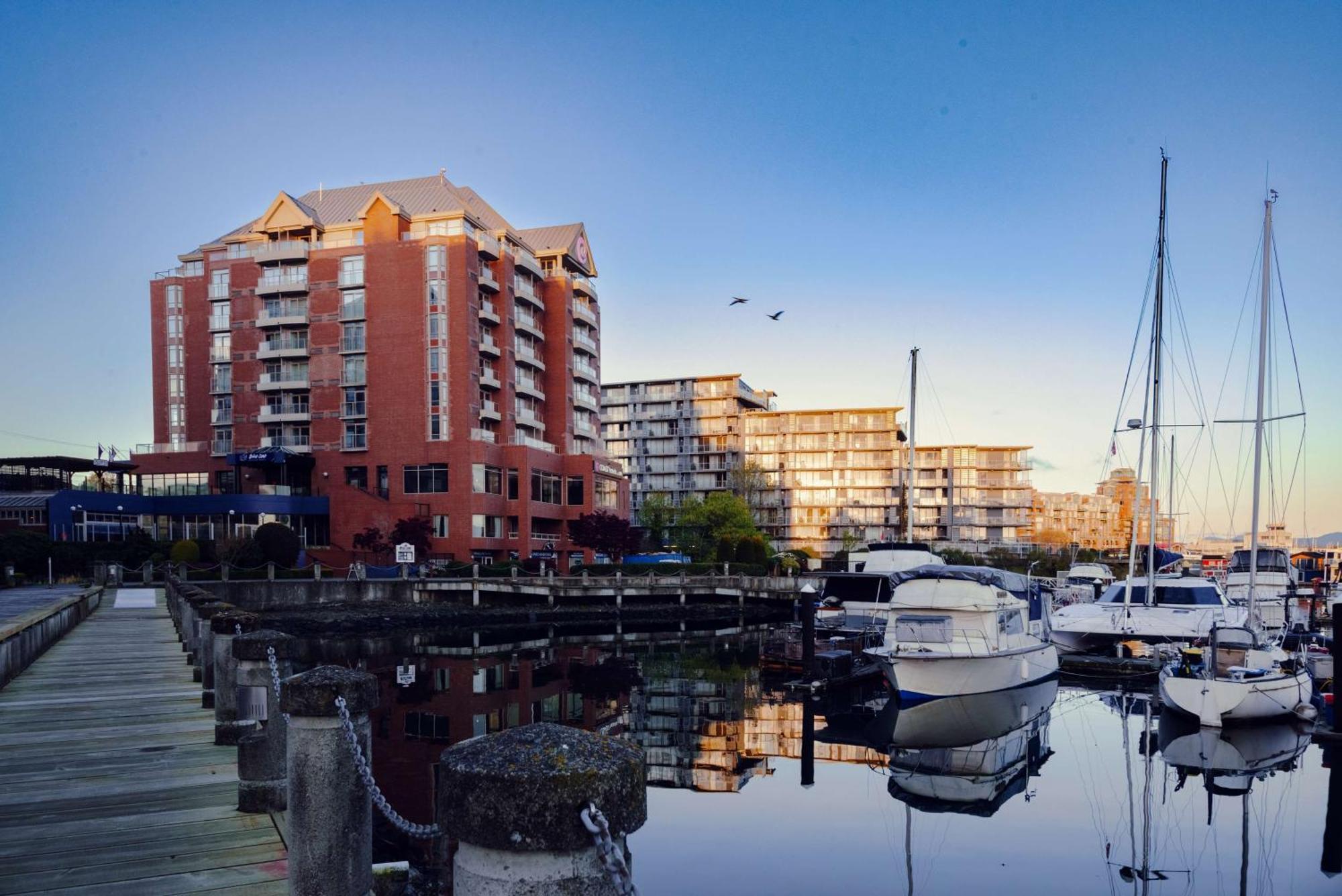 Coast Victoria Hotel & Marina By Apa Экстерьер фото